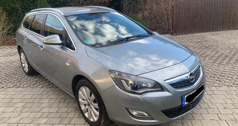 Opel Astra cena 23000 przebieg: 181393, rok produkcji 2011 z Września małe 154
